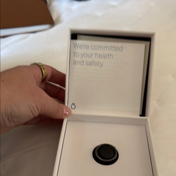 Black Circular Accessory - Picture 3 of 3